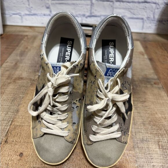GOLDEN GOOSE
Super-Star Beige Camo Print Low Top Sneaker hard to find - Picture 15 of 16